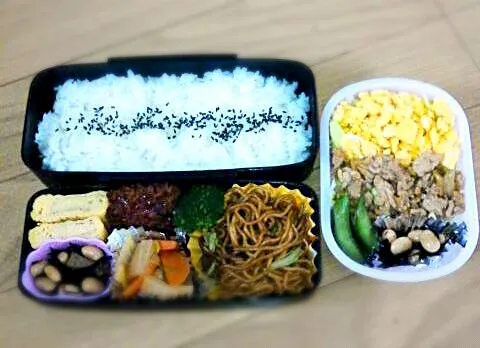 0522彼お弁当＋私お弁当♡
玉子焼き、ひじき煮、ソーストンカツ、白菜人参油揚げの煮浸し、焼きそば|ｅｒｉさん