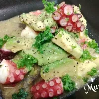 namastelotus michakoさんのGarlic marinade of octopus and  avocado/タコとアボカドのガーリックマリネ