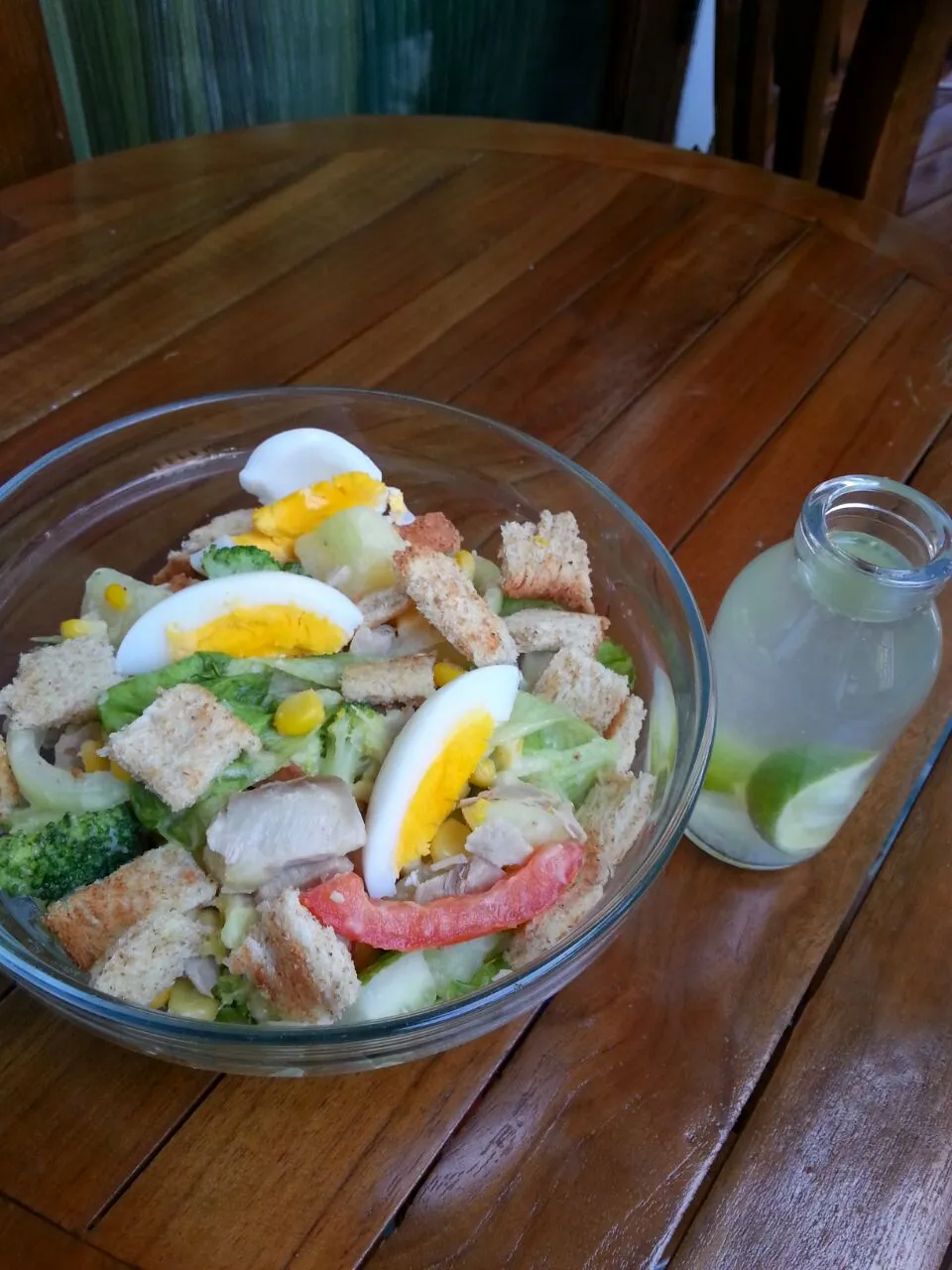 caesar salad and infused water|vitantriさん