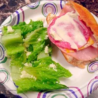 salad and a HEALTHY SANDWICH.|fat anaさん