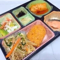 Snapdishの料理写真:野菜たっぷりプルコギ 日替わり弁当 豊川市の宅配弁当店|Kikuyo Kawazu4416さん