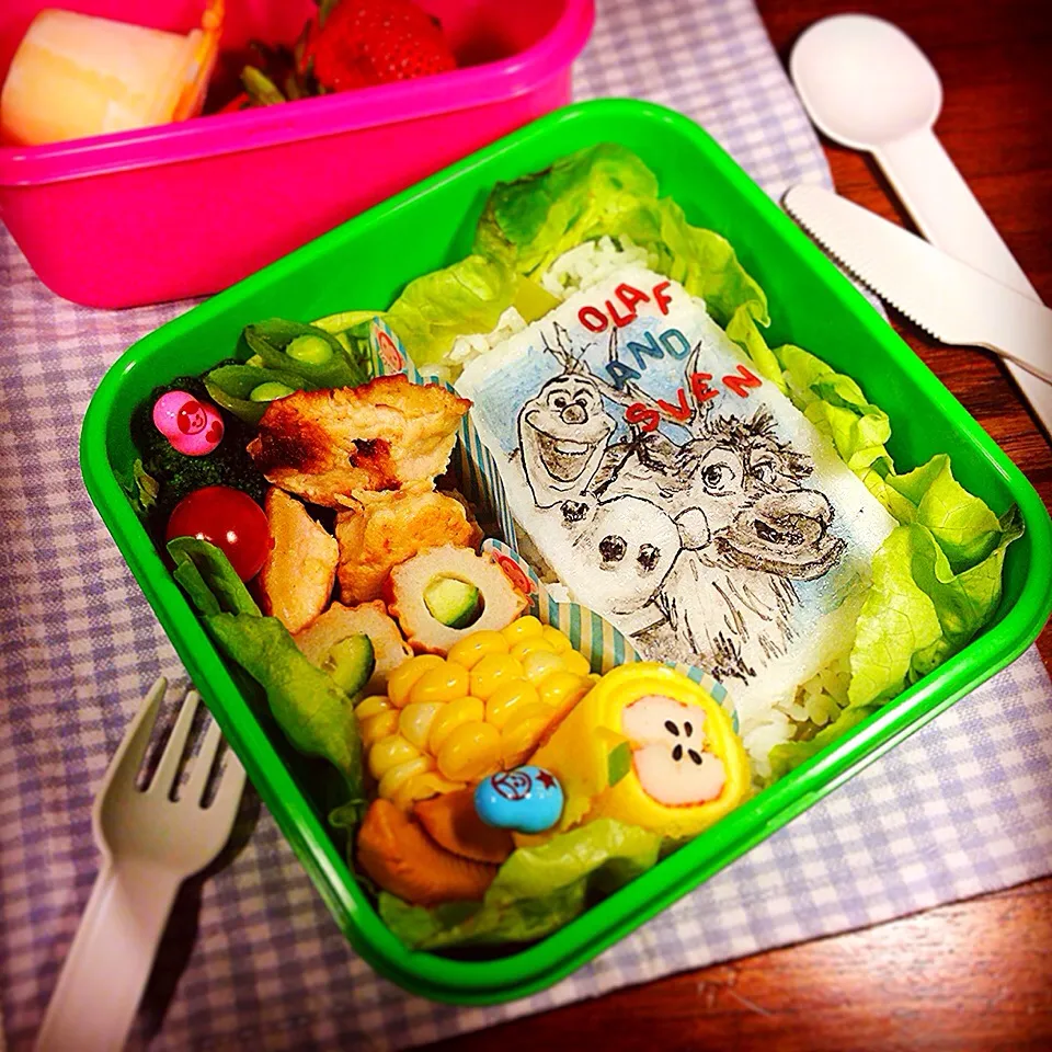 FROZEN ❄️ Olaf & Sven Asparagus Buttered Rice Bento.  アナと雪の女王 ❄️ オラフ&スベン アスパラバターライス弁当|Yuka Nakataさん