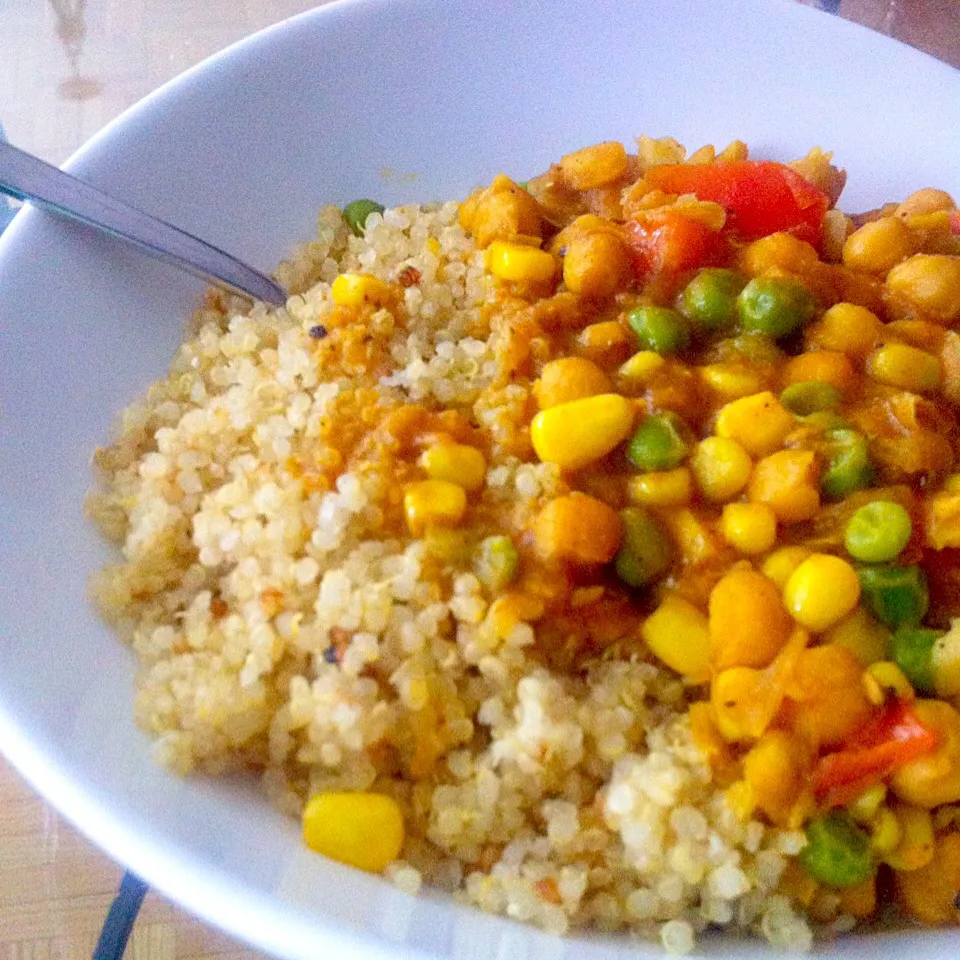 Quinoa with Chickpea Stew|T.E.Dennisさん