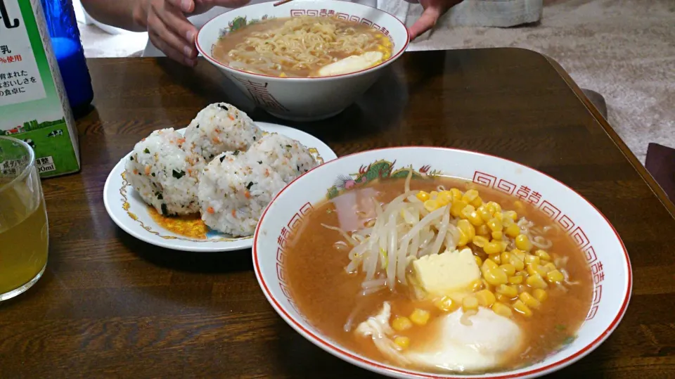 サッポロ一番 みそラーメン&おにぎり🍙|えっちゃんさん