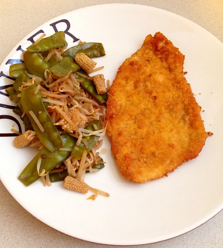 Pechuga de Pollo Empanzada con Germen de Soya, Chícharo Chino y Elotitos.|Loreleyさん