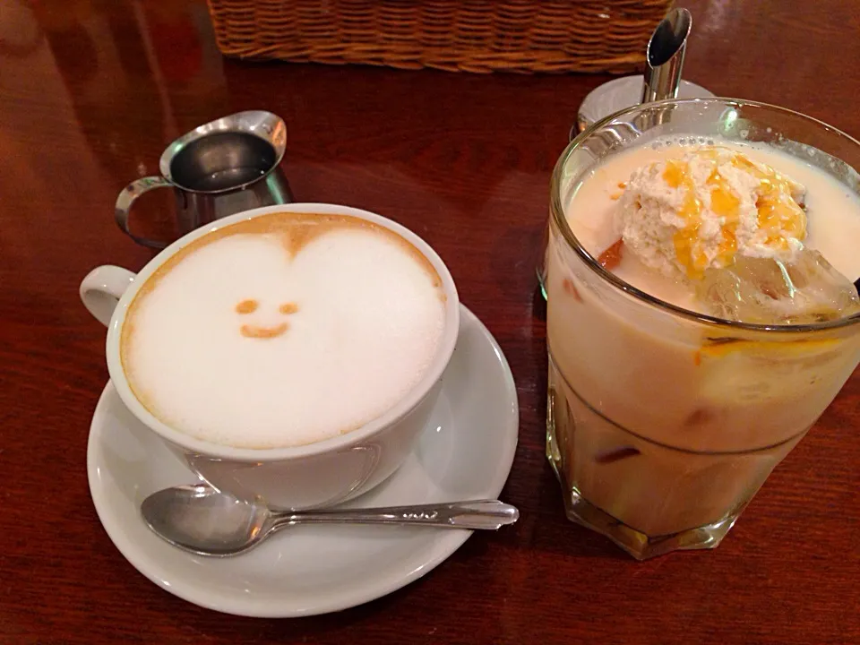 カフェラテとアイスティーハニークリーム|あめるさん