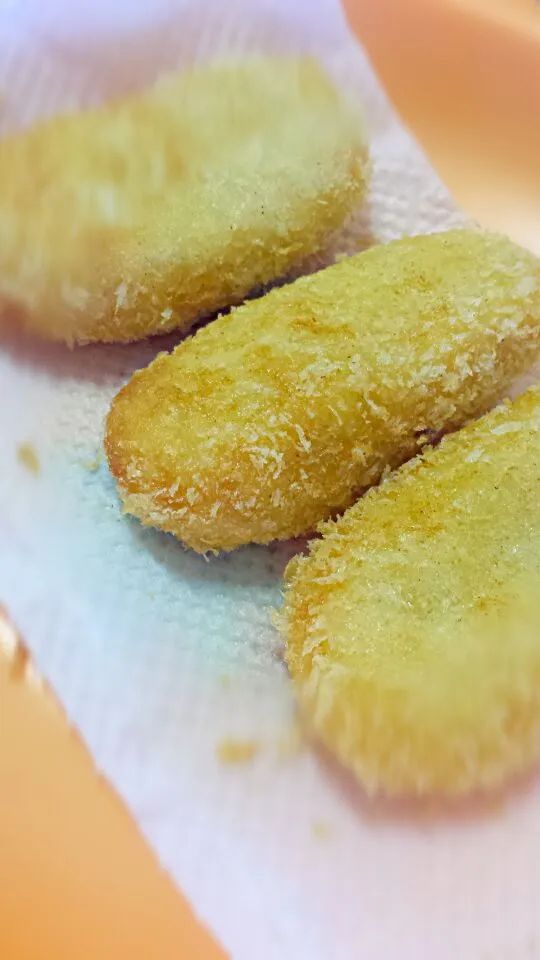 Kroket with creamy corn chicken filling|laksmi nurul ismiraさん