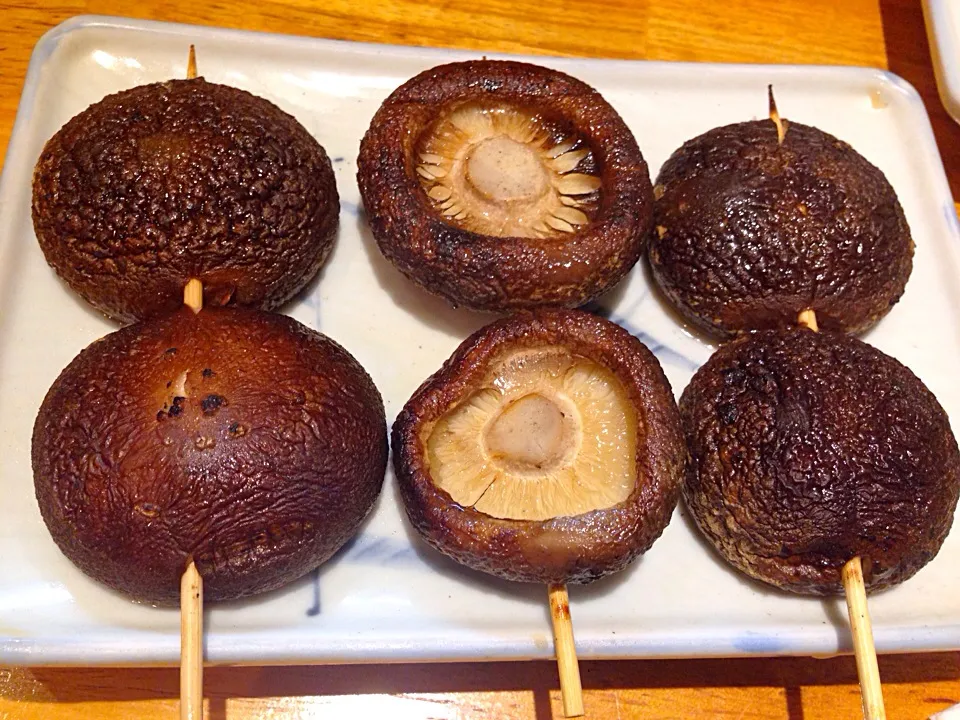 Trust me this Shiitake so delicious, actually I don't eat shiitake but this yakitori omise shiitake is so good|lavie ryouyaさん