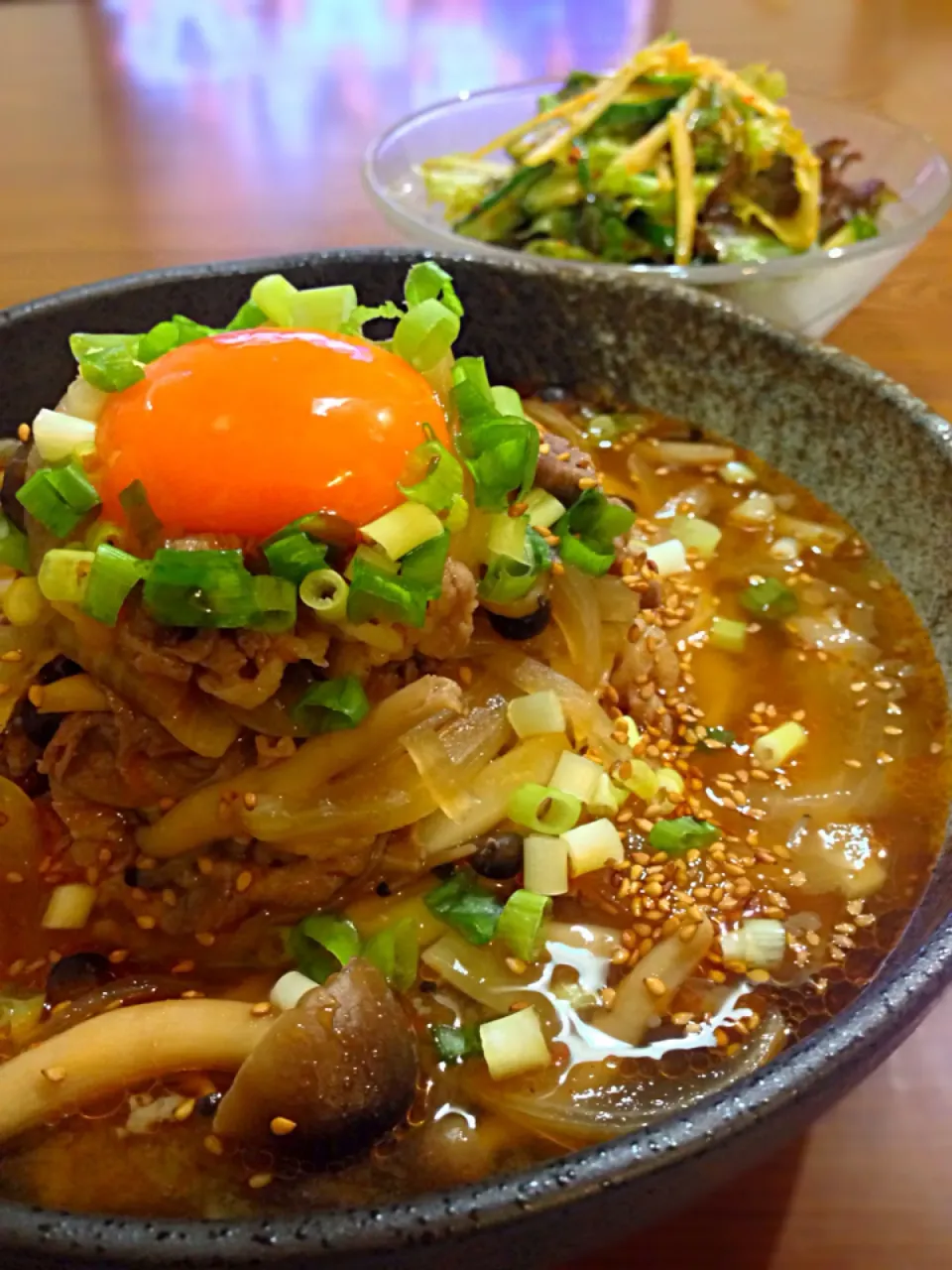 Snapdishの料理写真:⭐️プルコギうどん ⭐️チョレギサラダ|よっちぃさん