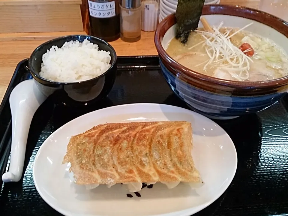 今日の昼はらぅめん♪@麺屋藤|料理好きさん