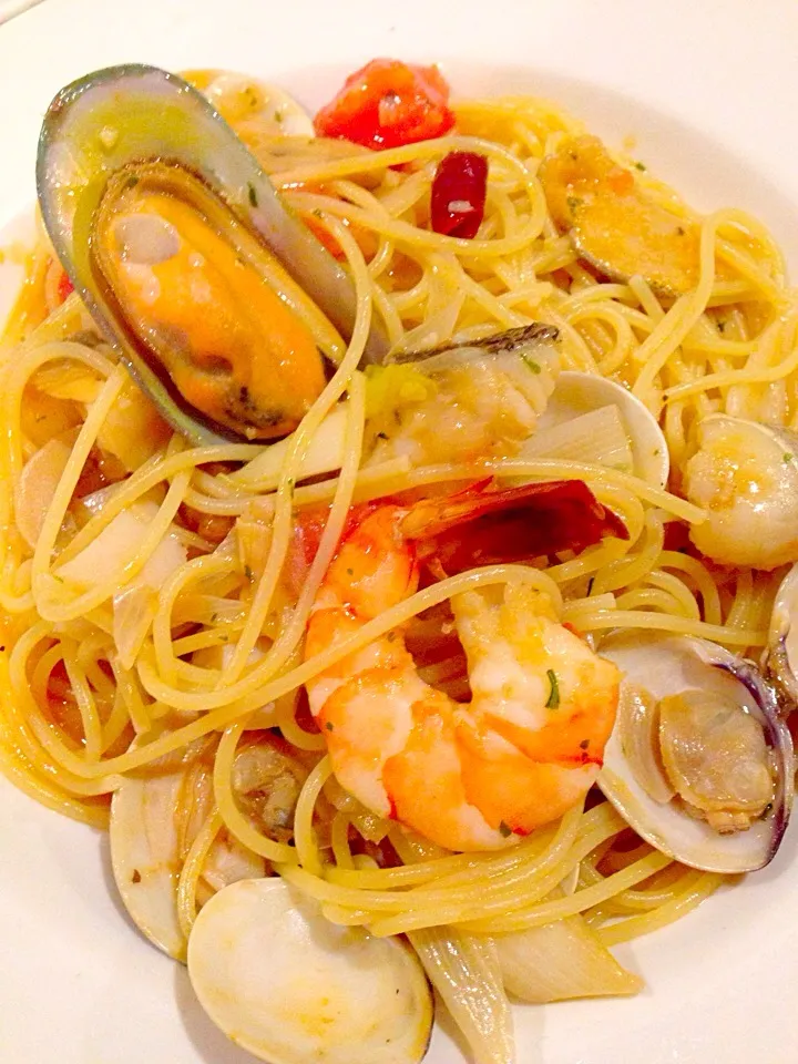 Snapdishの料理写真:Seafood pasta at Groovy(Mito City)|Ederさん