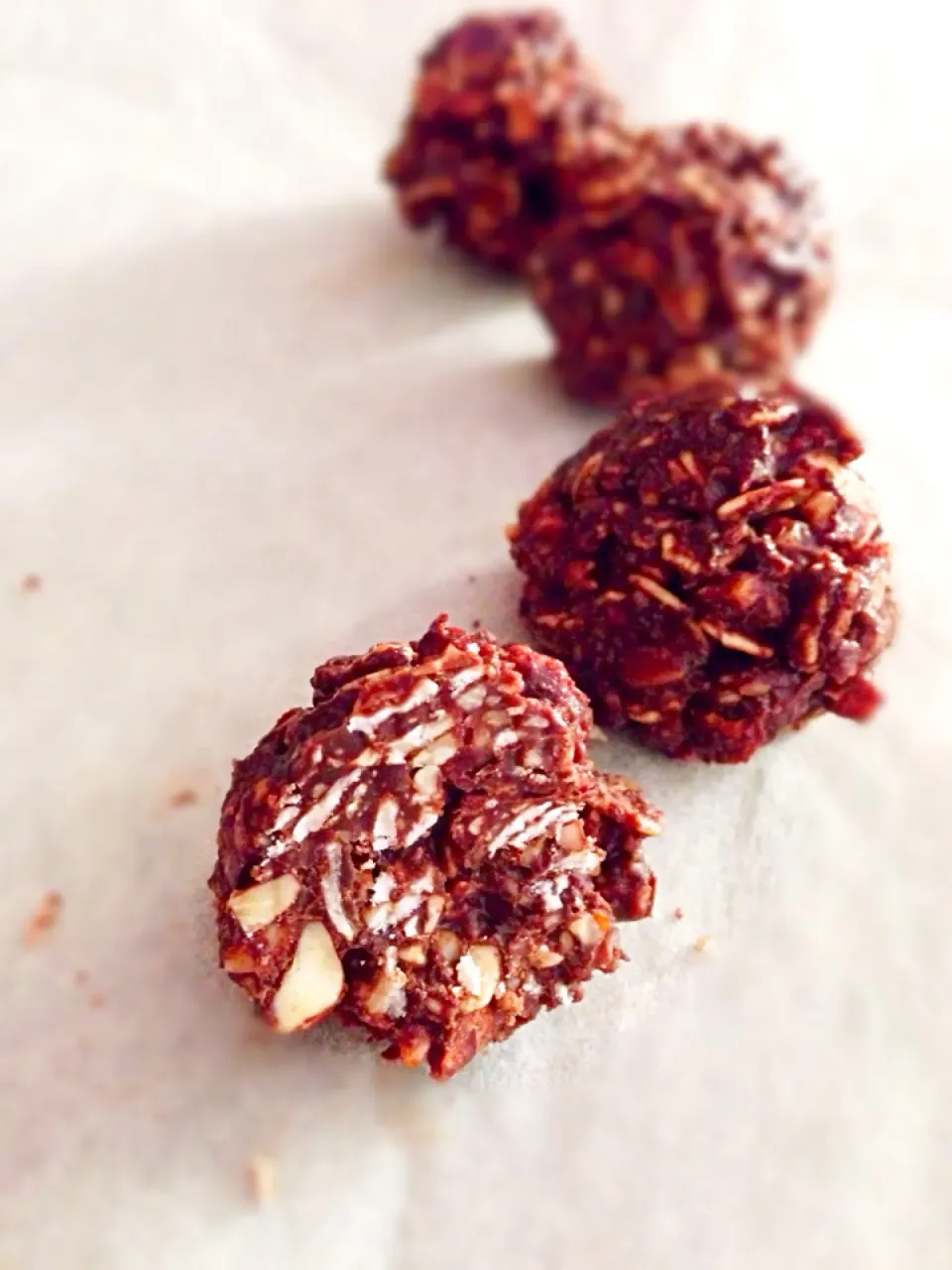 Almond butter chocolate oat balls|coxiella24さん