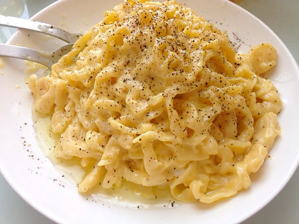 Snapdishの料理写真:生パスタだけのカルボナーラ( ^ω^ )|大塚寛之さん