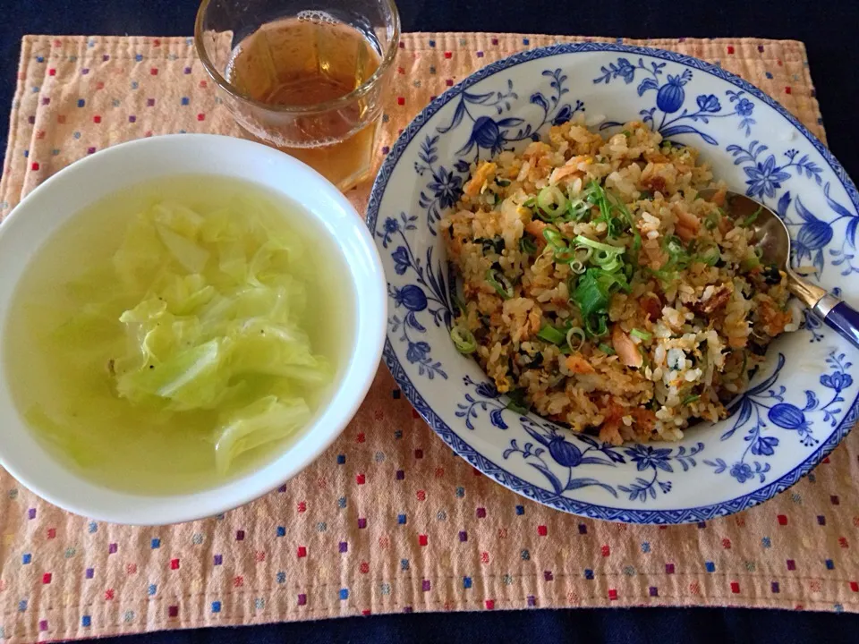 鮭とほうれん草の焼飯＋キャベツと玉ねぎのスープ|純さん