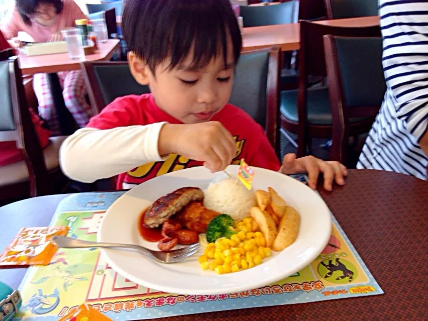 Snapdishの料理写真:Part of LunchOut Burger steak for Kids|C_Lynneさん