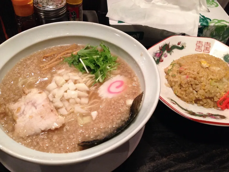 こってり中華と半炒飯|izumizakiさん