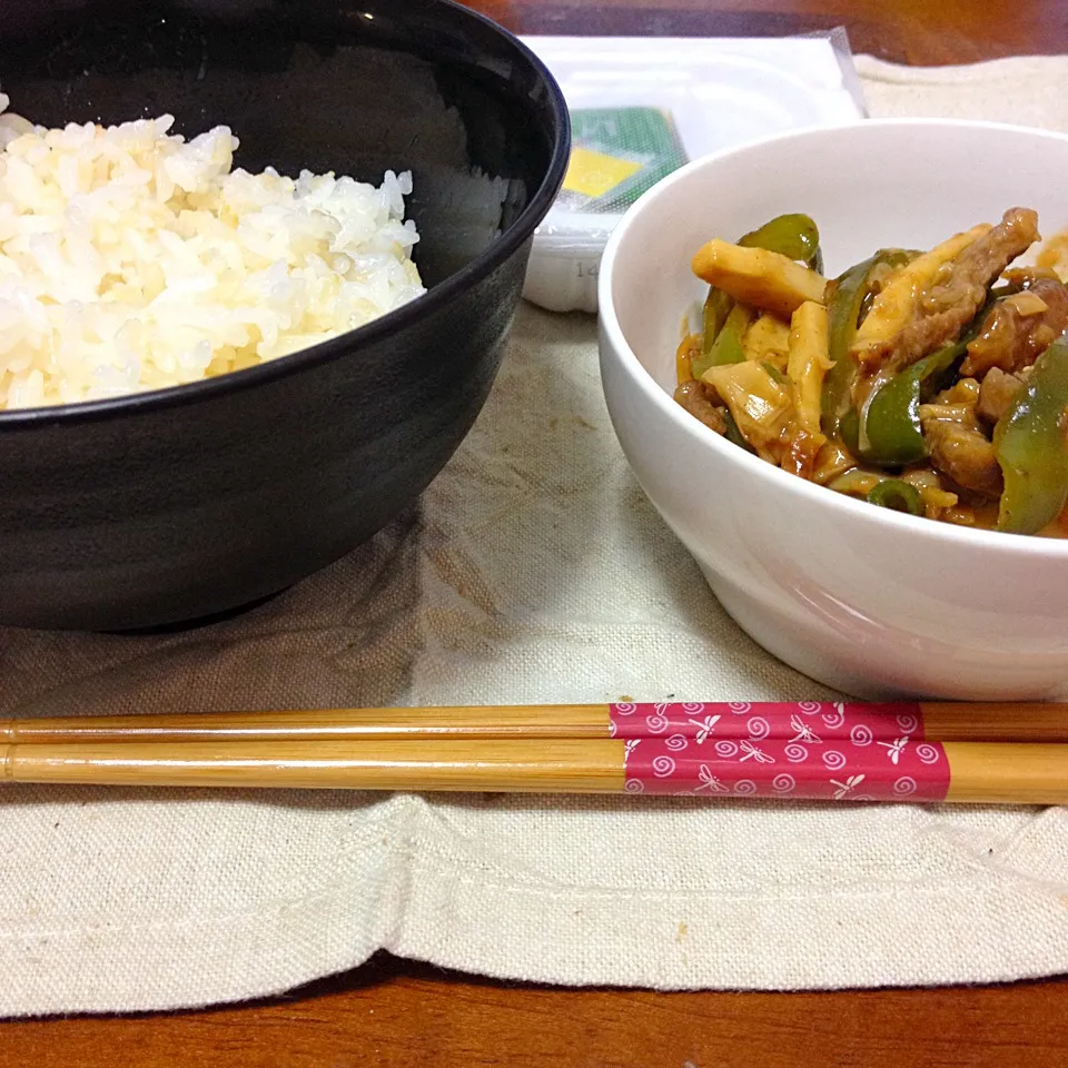 【夕飯】納豆ご飯とチンジャオロース|糸町たつこさん