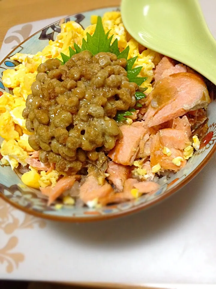 Snapdishの料理写真:三色丼|sssakiさん