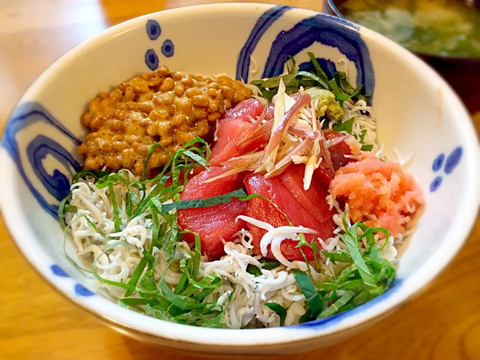 海鮮丼＋納豆トッピング|リフルシャッフルさん