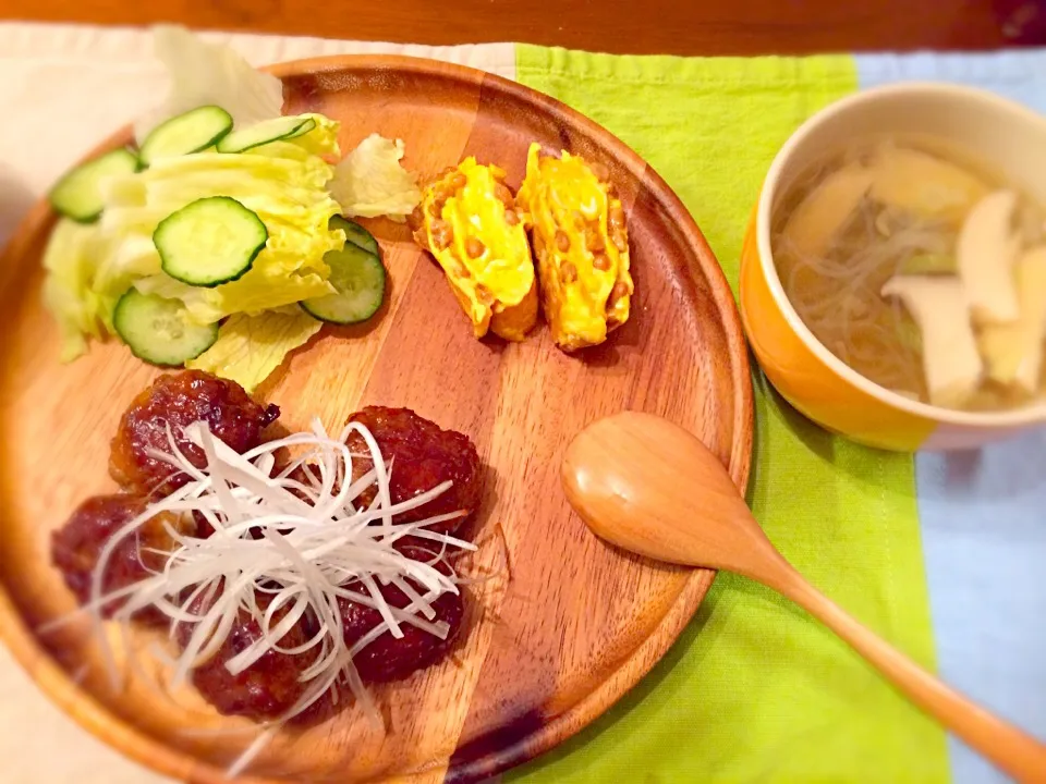 Snapdishの料理写真:肉団子の甘酢あん  納豆玉焼き     中華スープ|haseseさん