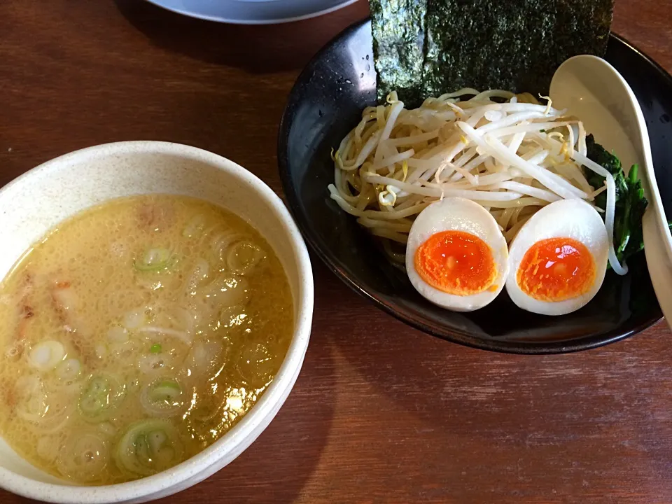 Snapdishの料理写真:濃厚豚骨醤油つけ麺|くらんさん