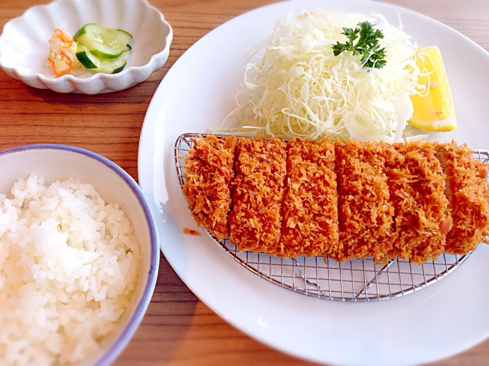 Snapdishの料理写真:まい泉 ヒレカツ定食♡|ひぐちんさん