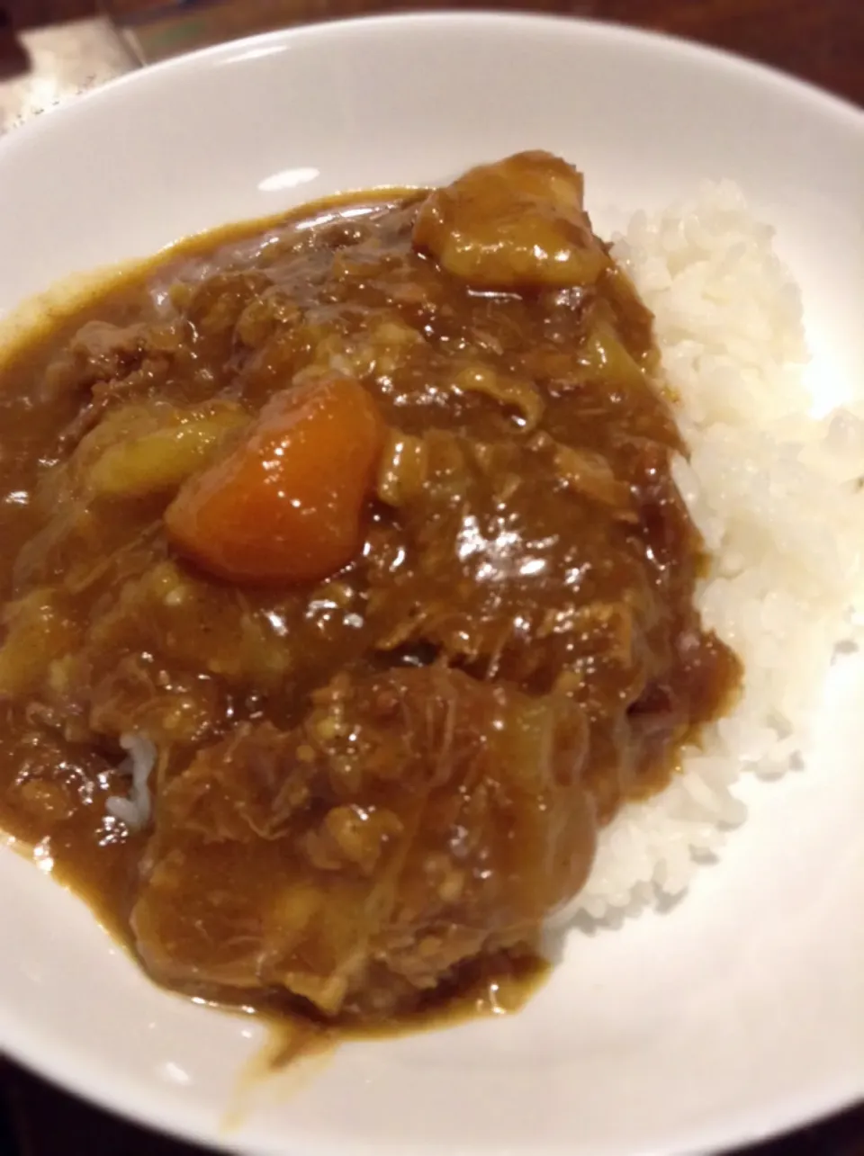 Snapdishの料理写真:豚バラの軟骨付きを圧力鍋でカレーにしました❗️プルプルのコラーゲン感が美味いっす(⌒▽⌒)|塚本 アキラさん