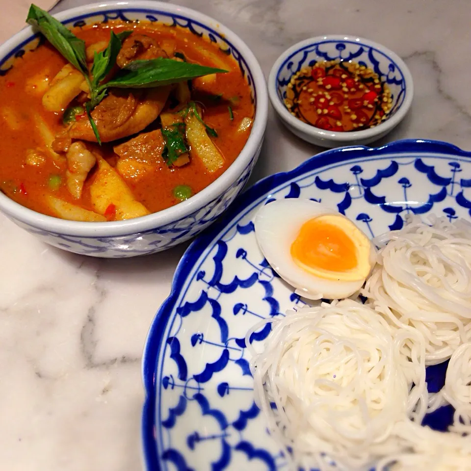 Red Chicken Curry with Rice Noodle|nicky tangさん