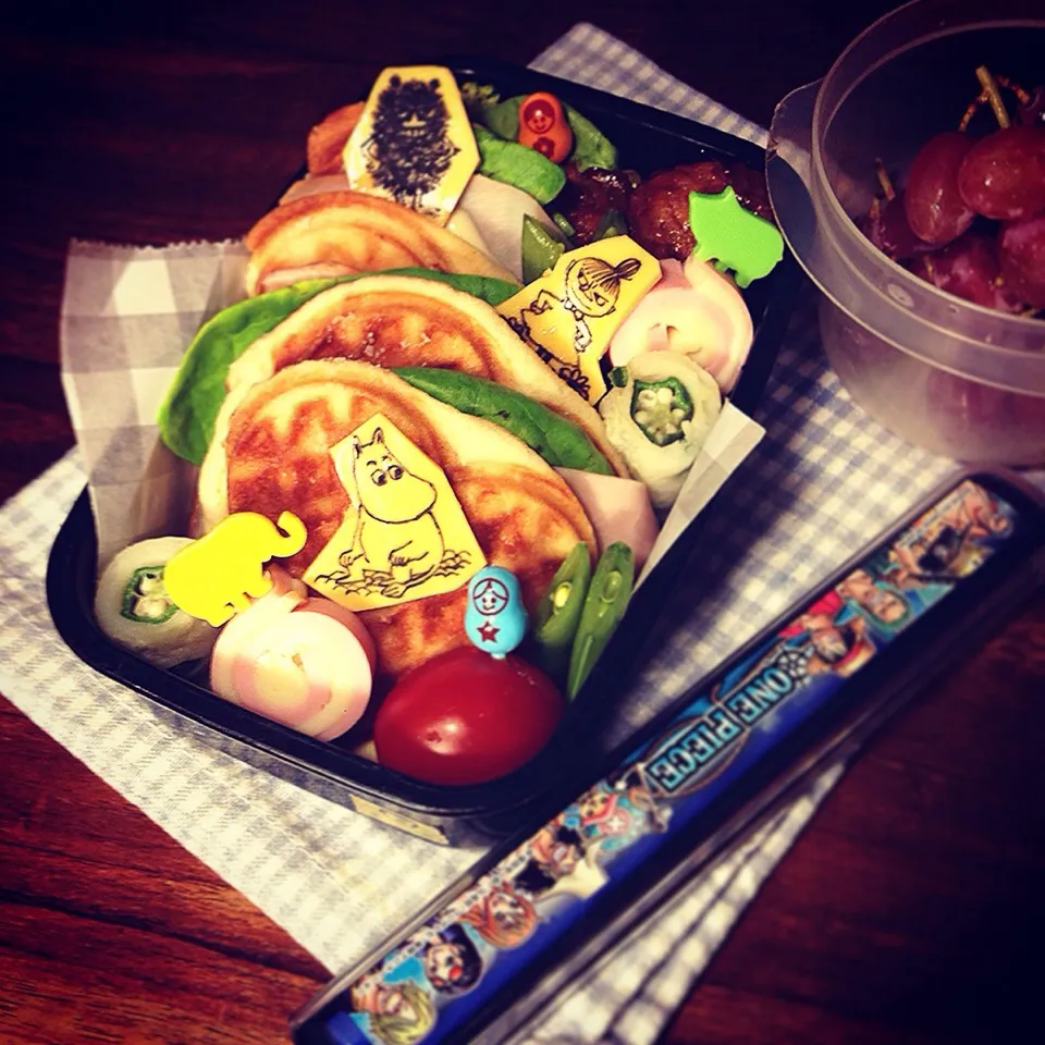 Moomin n friends 💙 Belgium Waffle sandwiches Bento.  ムーミンと仲間たち ベルギーワッフルサンド弁当|Yuka Nakataさん