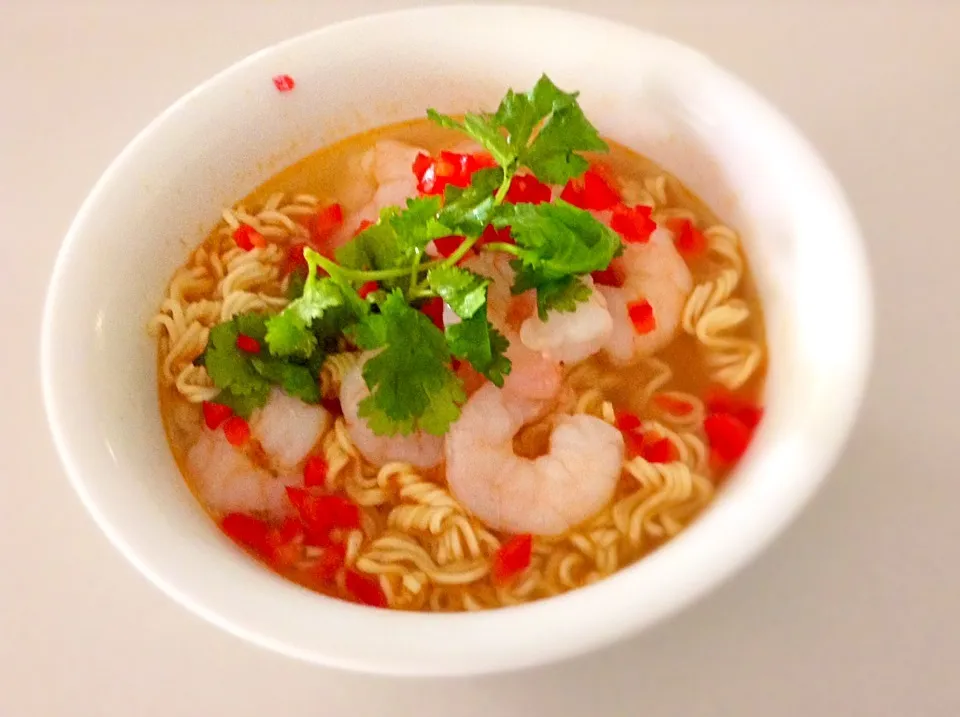 Snapdishの料理写真:Prawn chilli and coriander noodles for lunch|woodfiredさん