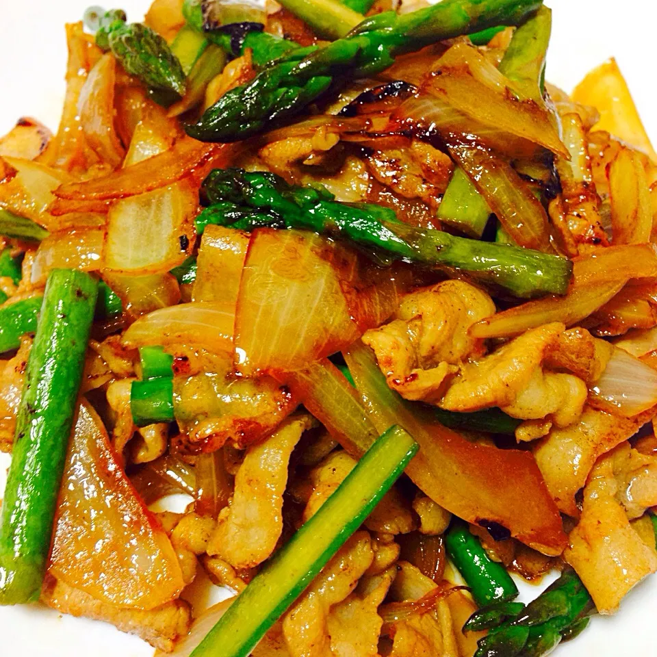 Pork and Onion with Asparagus sauteed with oyster sauce|Laarni Nabongさん