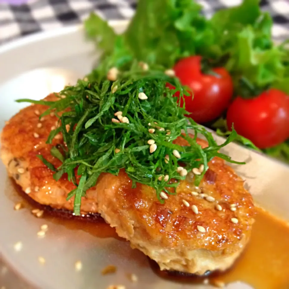 Snapdishの料理写真:鶏つくねバーグ お豆腐でふわふわ❤︎|ピバコさん