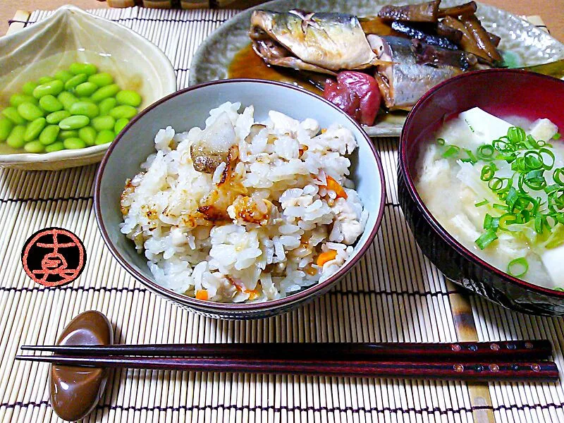 さくちんさんの鶏ごぼう炊き込みご飯定食👍土鍋炊きにて♪|真希さん