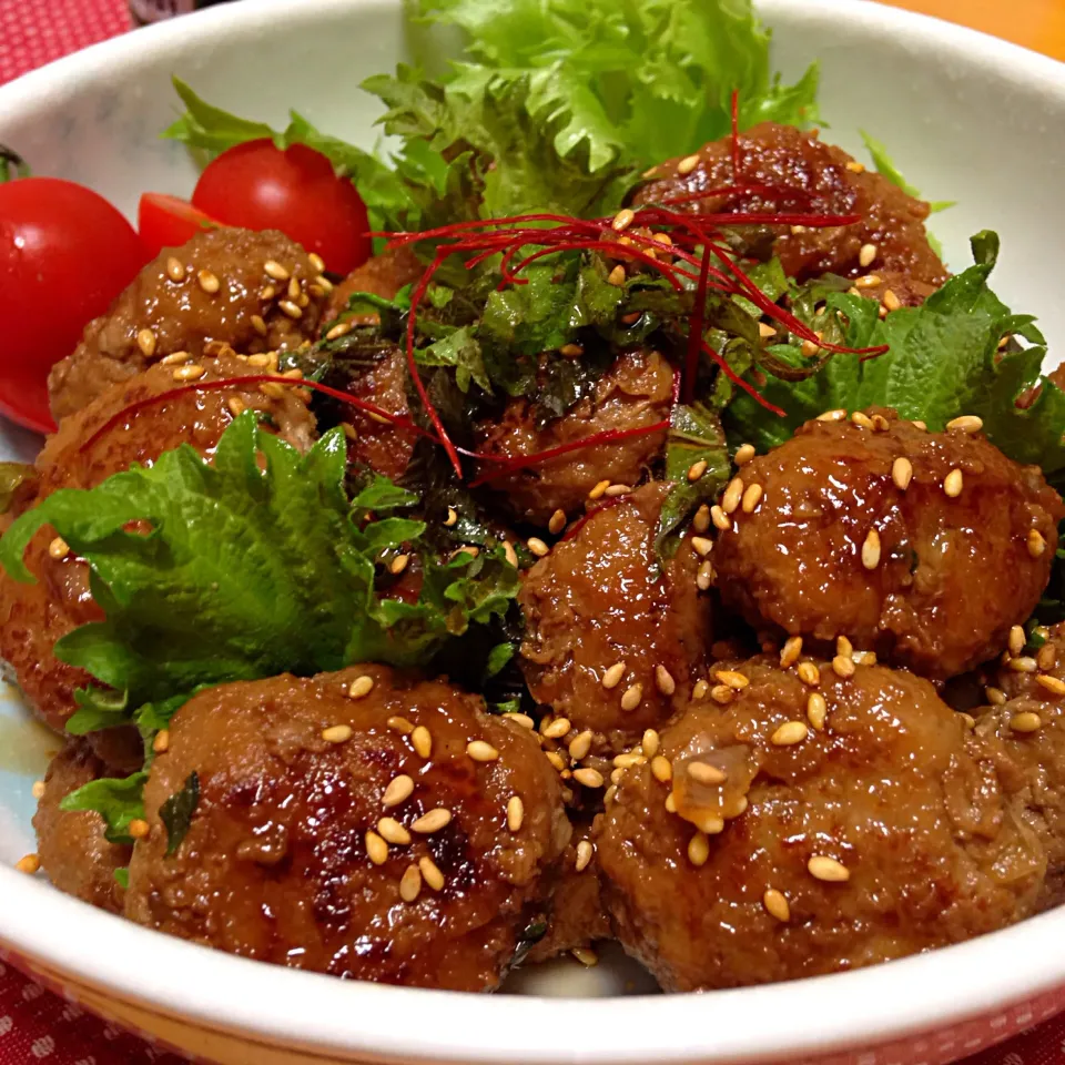 ひかりママ♡さんの料理 玉ねぎでカサ増し♪肉団子大葉ゴマまみれ♡おつまみに最高です(´∀｀)|yukaさん