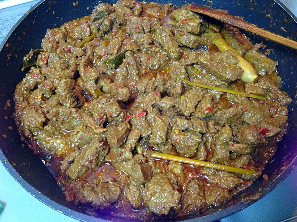 Beef rendang process 4, done ready to serve|yeni kartikasariさん