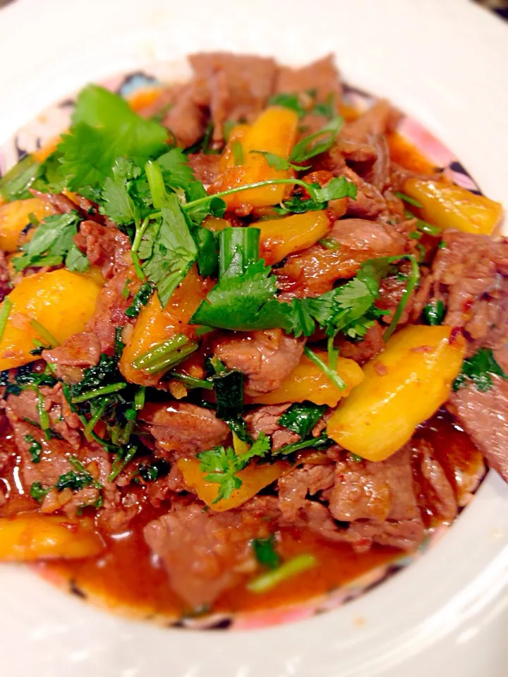 Pineapple fried beef|Allissa Zhaoさん