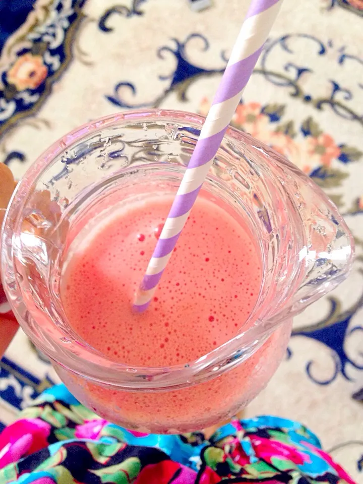 Selamat pagi,,,....❤️Fresh - watermelon juice....Super great way to start the day...|reviliaさん