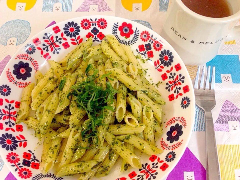 今日の息子ランチ＊シソのジェノベーゼパスタ|みゆさん