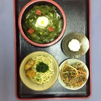 Snapdishの料理写真:もずく丼|米須由一さん