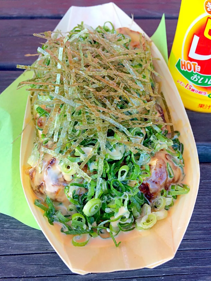 Snapdishの料理写真:Takoyaki w/ soy sauce & mayonnaise... Negi & nori overload! Oishi!!!|Melba Teresa J. Faustino-Villanuevaさん