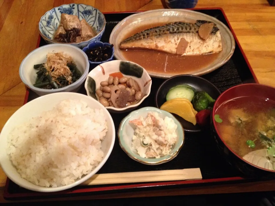 鯖味噌煮定食|おっちさん