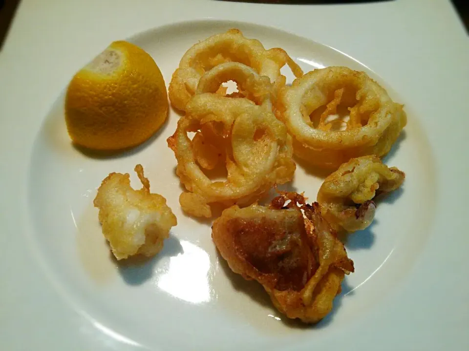 Calamari a la romana～(^^) カラマーリ・ア・ラ・ロマーナ(^^)v イタリア風イカ料理＼(^^)／ TinaTomokoさんの投稿に触発されて、イタリアの味を再現＼(^^)／|quitaさん