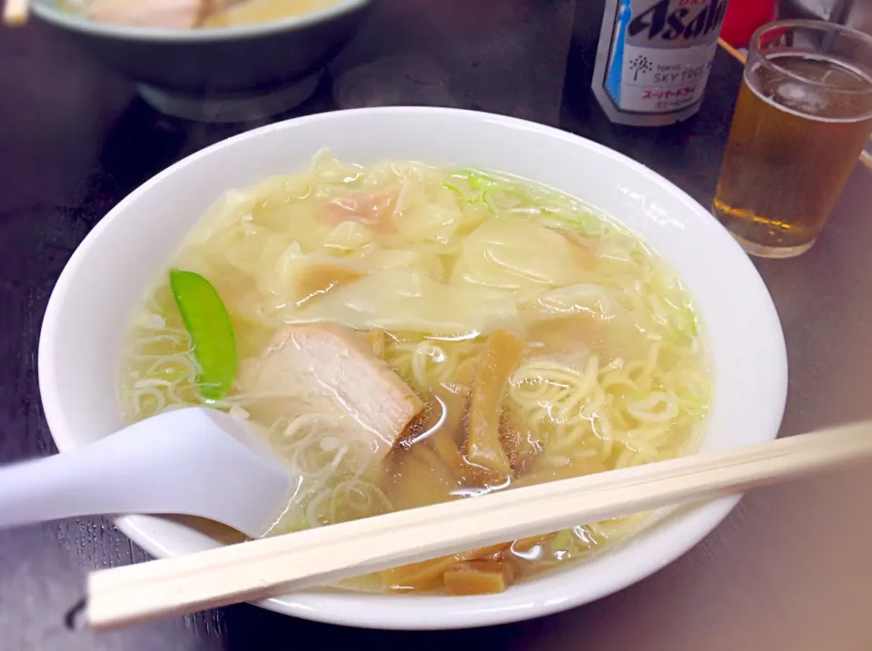 Snapdishの料理写真:塩ワンタン麺😋|アライさんさん