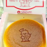 Snapdishの料理写真:北車排隊伴手禮Uncle Tetsu's cheese cake|鄭麗玲さん