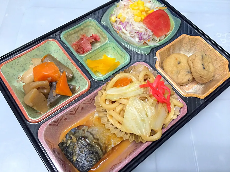 Snapdishの料理写真:鯖の味噌煮 日替わり弁当 豊川市御油町で宅配弁当をお作りしてます|Naokazu Kuritaさん