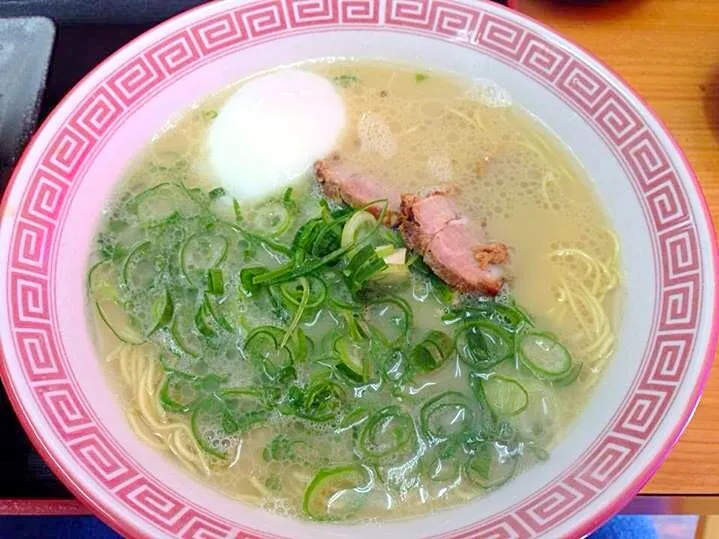 あっさり豚骨😚長浜ラーメン🍜やーばぃー😋|きのすけ〜さん