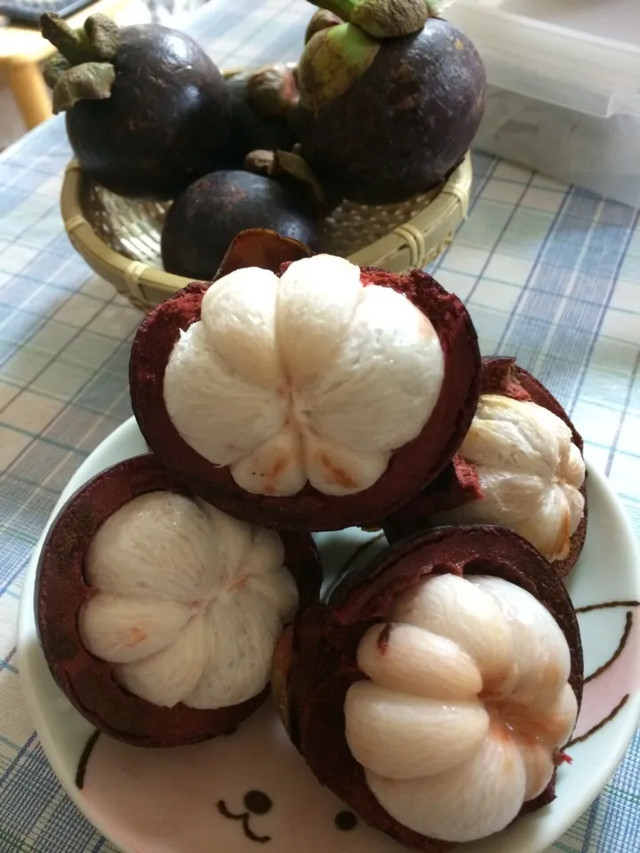 Queen of fruit ....Mangosteen|Yuki Yuichi Hashimotoさん