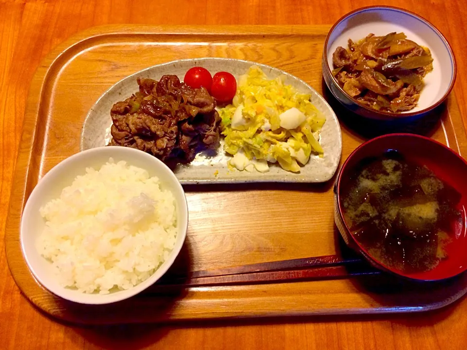 焼きしゃぶ、キャベツとゆで卵の味噌マヨネーズ和え、ワカメのお味噌汁|yuyusuzuさん