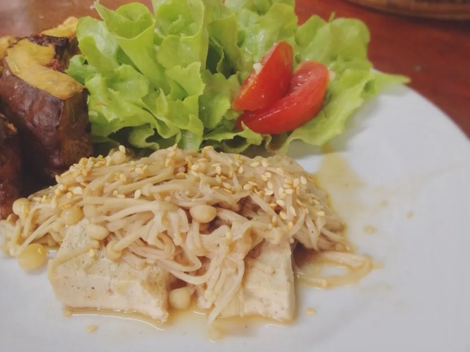 Teriyaki mushroom on tofu steak and roast pumpkin 🎃|Jubjanさん