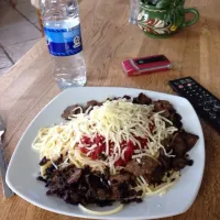 Pasta with tomato sause, Cheesh and kebab|Natasha Ventrupさん